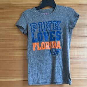 PINK Victoria's Secret Gray Short Sleeve Tee with Blue & Orange Graphic